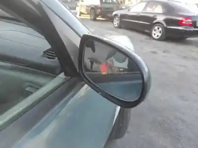 Sloopvoertuig nissan almera (n16/e) yd22ddt van het jaar 2000 aangedreven yd22ddt