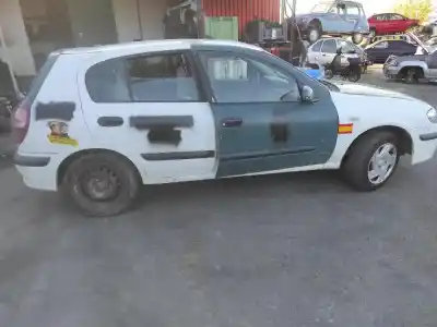 Sloopvoertuig nissan almera (n16/e) yd22ddt van het jaar 2000 aangedreven yd22ddt