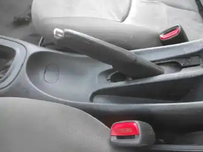 Sloopvoertuig nissan almera (n16/e) yd22ddt van het jaar 2000 aangedreven yd22ddt