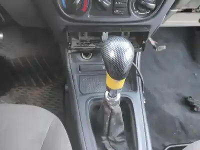 Sloopvoertuig nissan almera (n16/e) yd22ddt van het jaar 2000 aangedreven yd22ddt