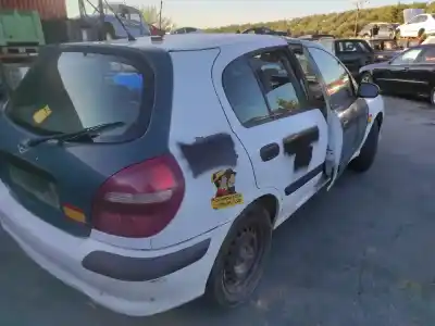 Sloopvoertuig nissan almera (n16/e) yd22ddt van het jaar 2000 aangedreven yd22ddt