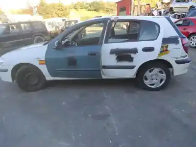 Sloopvoertuig nissan almera (n16/e) yd22ddt van het jaar 2000 aangedreven yd22ddt