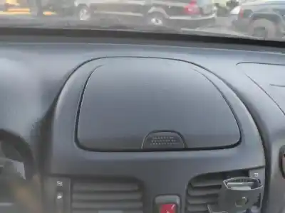 Sloopvoertuig nissan almera (n16/e) yd22ddt van het jaar 2000 aangedreven yd22ddt