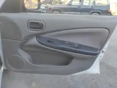 Sloopvoertuig nissan almera (n16/e) yd22ddt van het jaar 2000 aangedreven yd22ddt