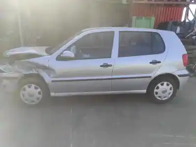 Veículo de Sucata volkswagen polo iii classic (6v2) 60 1.4 do ano 2001 alimentado aud