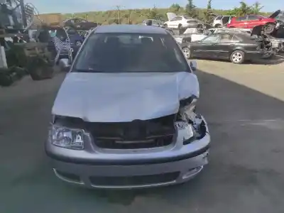 Veículo de Sucata volkswagen polo iii classic (6v2) 60 1.4 do ano 2001 alimentado aud