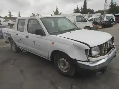 Vehicul casat nissan pickup (d22) td25 al anului 2000 alimentat td25