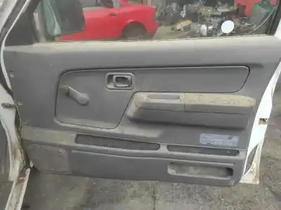 Vehicul casat nissan pickup (d22) td25 al anului 2000 alimentat td25