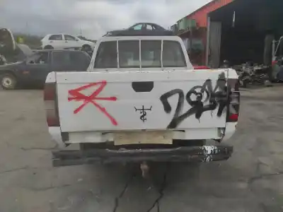 Vehicul casat nissan pickup (d22) td25 al anului 2000 alimentat td25