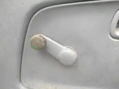 Vehicul casat nissan pickup (d22) td25 al anului 2000 alimentat td25