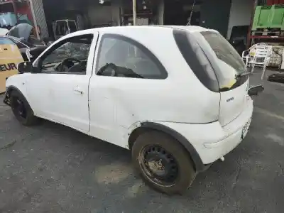 Véhicule à la ferraille corsa                                              combo                                                                                                                                                                                                                                                      corsa c familiar                                                                                                                                                                                                                                           de l'année 2004 alimenté y13dt