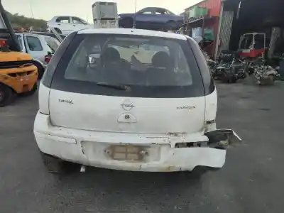Véhicule à la ferraille corsa                                              combo                                                                                                                                                                                                                                                      corsa c familiar                                                                                                                                                                                                                                           de l'année 2004 alimenté y13dt