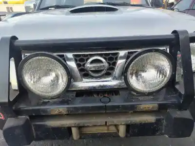 Veicolo di demolizione nissan pickup (d22) yd25ddti dell'anno 2004 alimentato yd25ddti