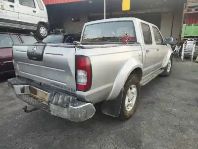 Veicolo di demolizione nissan pickup (d22) yd25ddti dell'anno 2004 alimentato yd25ddti