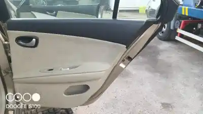 Veicolo di demolizione nissan primera berlina (p12) yd22ddt dell'anno 0 alimentato yd22ddt