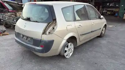 Veicolo di demolizione RENAULT SCENIC II  dell'anno 0 alimentato F9QEE804