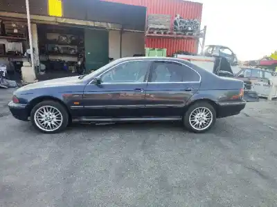 Veicolo di demolizione BMW SERIE 5  dell'anno 0 alimentato M57D30