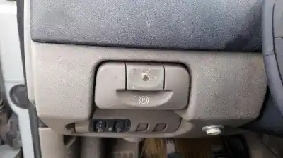 Veicolo di demolizione renault megane ii berlina 5p k9kd7 dell'anno 0 alimentato k9kd7