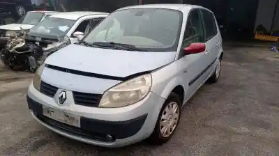 Véhicule à la ferraille RENAULT MEGANE II BERLINA 5P  de l'année 0 alimenté K9KD7