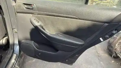 Sloopvoertuig toyota avensis (t27) 2adftv van het jaar 0 aangedreven 2adftv