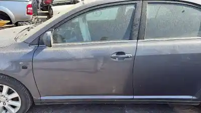 Sloopvoertuig toyota avensis (t27) 2adftv van het jaar 0 aangedreven 2adftv