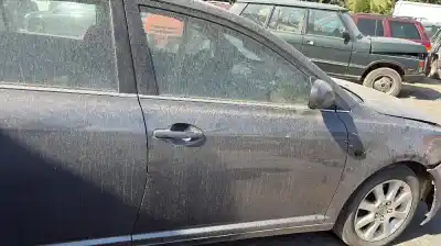 Sloopvoertuig toyota avensis (t27) 2adftv van het jaar 0 aangedreven 2adftv