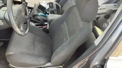 Sloopvoertuig toyota avensis (t27) 2adftv van het jaar 0 aangedreven 2adftv