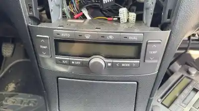 Sloopvoertuig toyota avensis (t27) 2adftv van het jaar 0 aangedreven 2adftv