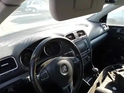 Veículo de Sucata volkswagen golf vi (5k1) 2.0 tdi do ano 2009 alimentado cbdc