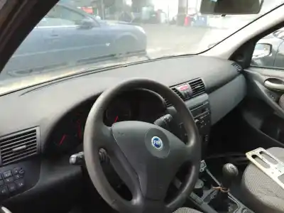 Veicolo di demolizione FIAT STILO (192) 1.9 JTD CAT dell'anno 2005 alimentato 192A1000