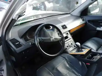 Veículo de Sucata volvo xc90 2.4 diesel cat do ano 2004 alimentado d5244t5