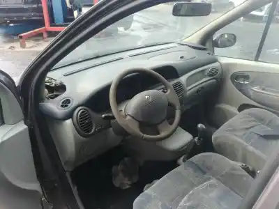 Veicolo di demolizione renault scenic (ja..) 1.6 16v authentique (ja0b/11) dell'anno 2001 alimentato k4m a7