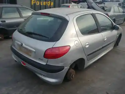 Véhicule à la ferraille peugeot 206 berlina 1.4i 75 x-line de l'année 2003 alimenté kfw