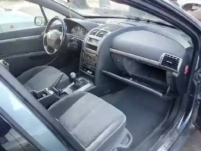 Veículo de Sucata peugeot 407 business line do ano 2004 alimentado 9hz