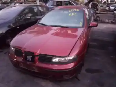 Veículo de Sucata seat leon (1m1) 1.6 do ano 2000 alimentado akl