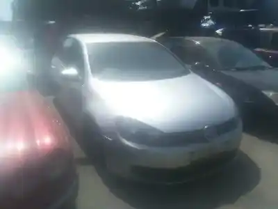 Veículo de Sucata VOLKSWAGEN GOLF VI (5K1) 1.4 do ano 2001 alimentado CGGA