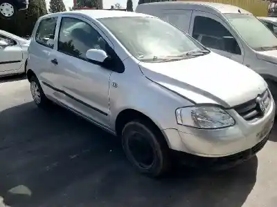 Véhicule à la ferraille volkswagen fox (5z1) bmd de l'année 2005 alimenté bmd