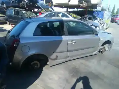 Veicolo di demolizione FIAT STILO (192) 1.9 JTD CAT dell'anno 2002 alimentato 192A1000
