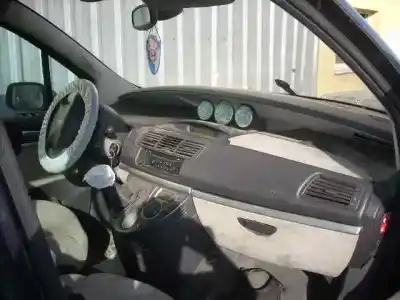 Veículo de Sucata citroen c8 2.2 hdi 16v premier ii do ano 2002 alimentado 4hwdw12ted4