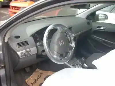Здавання транспортного засобу OPEL ASTRA H SEDÁN (A04) 1.7 CDTI (L69) року 2004 потужний 