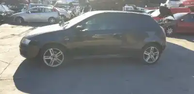 Veicolo di demolizione FIAT STILO (192) 1.9 JTD CAT dell'anno 2005 alimentato 192A1000