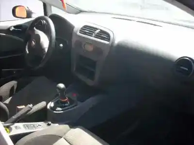 Veículo de Sucata SEAT LEON (1P1) 1.9 TDI do ano 2007 alimentado BXE