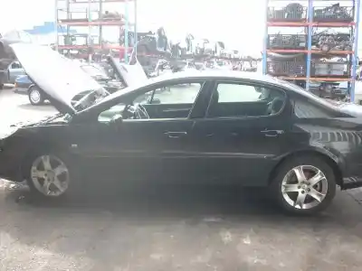 Verschrottungsfahrzeug PEUGEOT 407 ST Confort des Jahres 2001 angetrieben RHR(DW10BTED4)