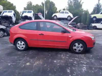 Véhicule à la ferraille ford focus berlina (cap) 1.6 16v cat de l'année 2005 alimenté hwda