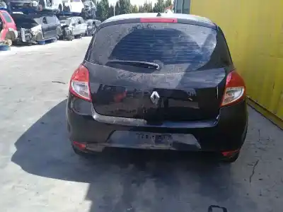 Veículo de Sucata RENAULT CLIO III 1.5 dCi Diesel CAT do ano 2012 alimentado K9K766