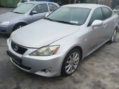Veículo de Sucata lexus is 250c 2.5 v6 cat do ano 2017 alimentado 4gr-fse