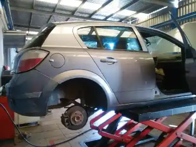 Scrapping Vehicle opel astra h sedán (a04) 1.7 cdti (l69) of the year 2004 powered 