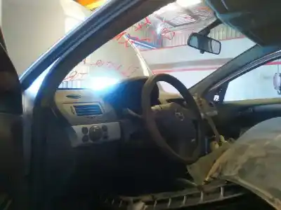 Scrapping Vehicle opel astra h sedán (a04) 1.7 cdti (l69) of the year 2004 powered 