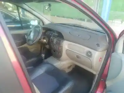 Scrapping Vehicle renault scenic (ja..) 1.9 dci authentique of the year 2002 powered f9q732