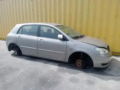 Veicolo di demolizione toyota corolla (e12) 2.0 d-4d linea luna berlina dell'anno 2003 alimentato 1cdftv